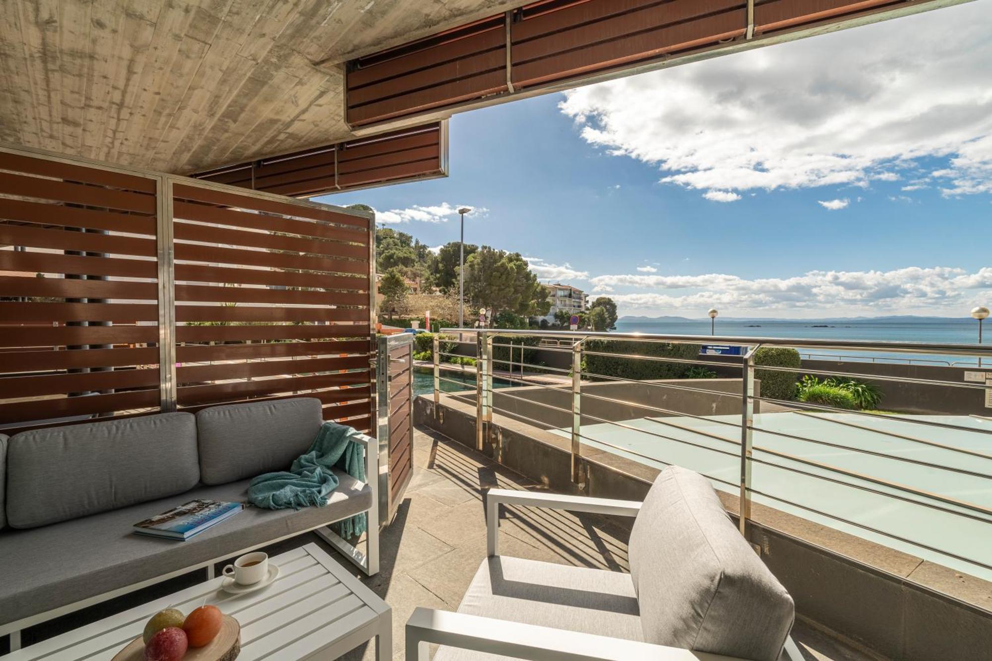Apartamento Con Gran Terraza Delante Del Mar Ρόζες Εξωτερικό φωτογραφία